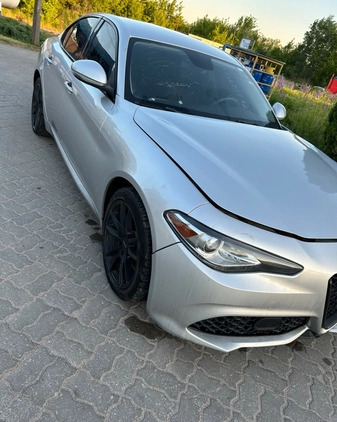 Alfa Romeo Giulia cena 36500 przebieg: 144154, rok produkcji 2017 z Pułtusk małe 211